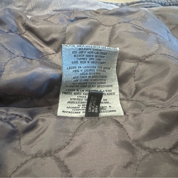 Levi's Women's Hooded Military Jacket in Gray. Size Small. Worn Once. - Picture 10 of 11